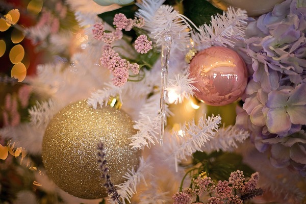 Sapin De Noël Blanc : Nos Conseils Pour Bien Le Décorer » Guide Decoration