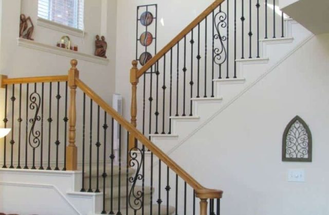 Que choisir entre une rampe d’escalier en PVC et une rampe d’escalier en bois ?