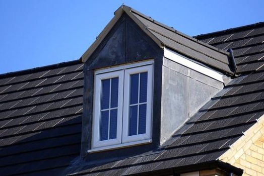 Quel matériau choisir pour une fenêtre de toit ?