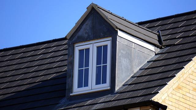 Quel matériau choisir pour une fenêtre de toit ?