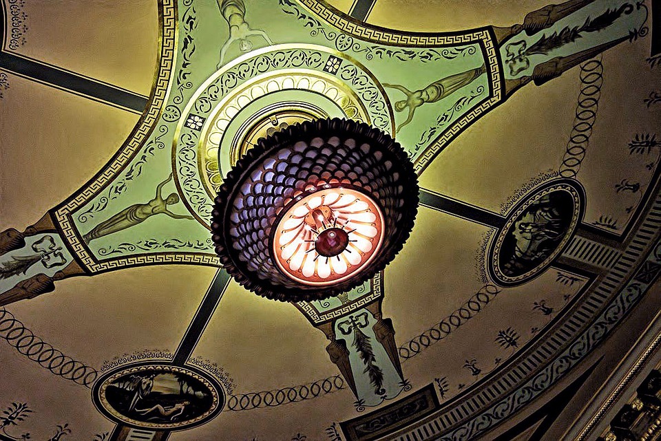 Décorer un plafond : suivez le guide !