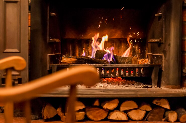 8 bonnes raisons d’opter pour des cheminées rustiques en bois
