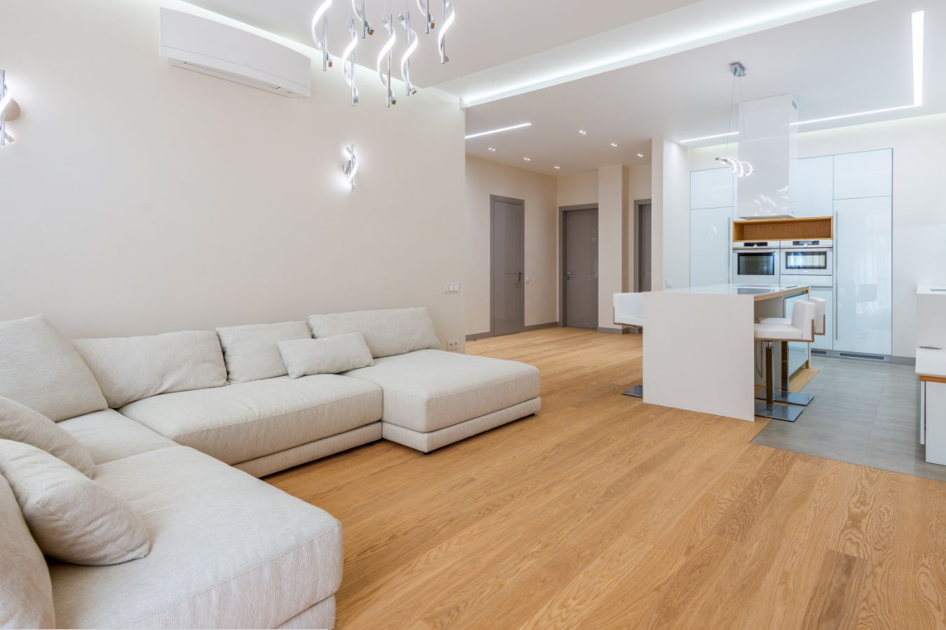 Révélez le charme naturel de votre intérieur avec des couvre-planchers en bois : conseils et inspirations