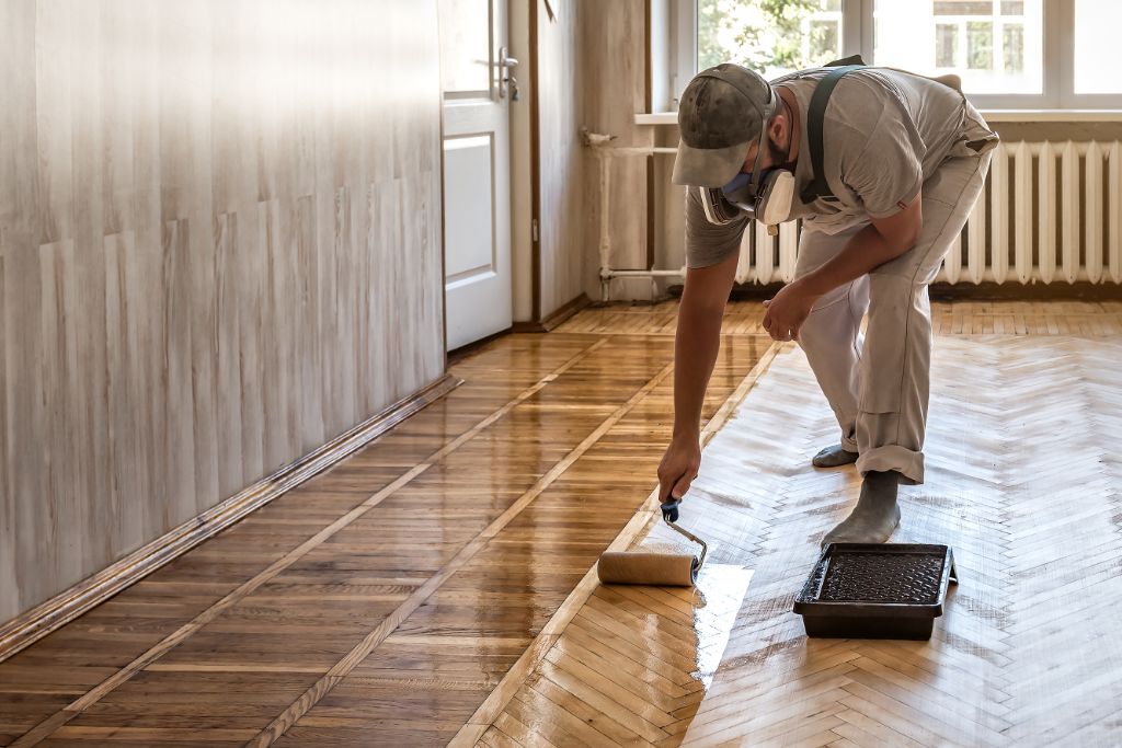Teinter son parquet : les nuances à choisir selon le style de décoration