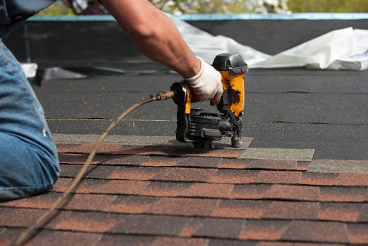 Comment choisir le bon moment pour réparer votre charpente de toiture ?