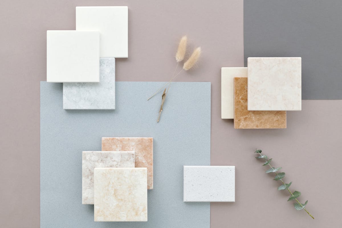 15-Créer une ambiance apaisante avec des couleurs de carrelage neutres