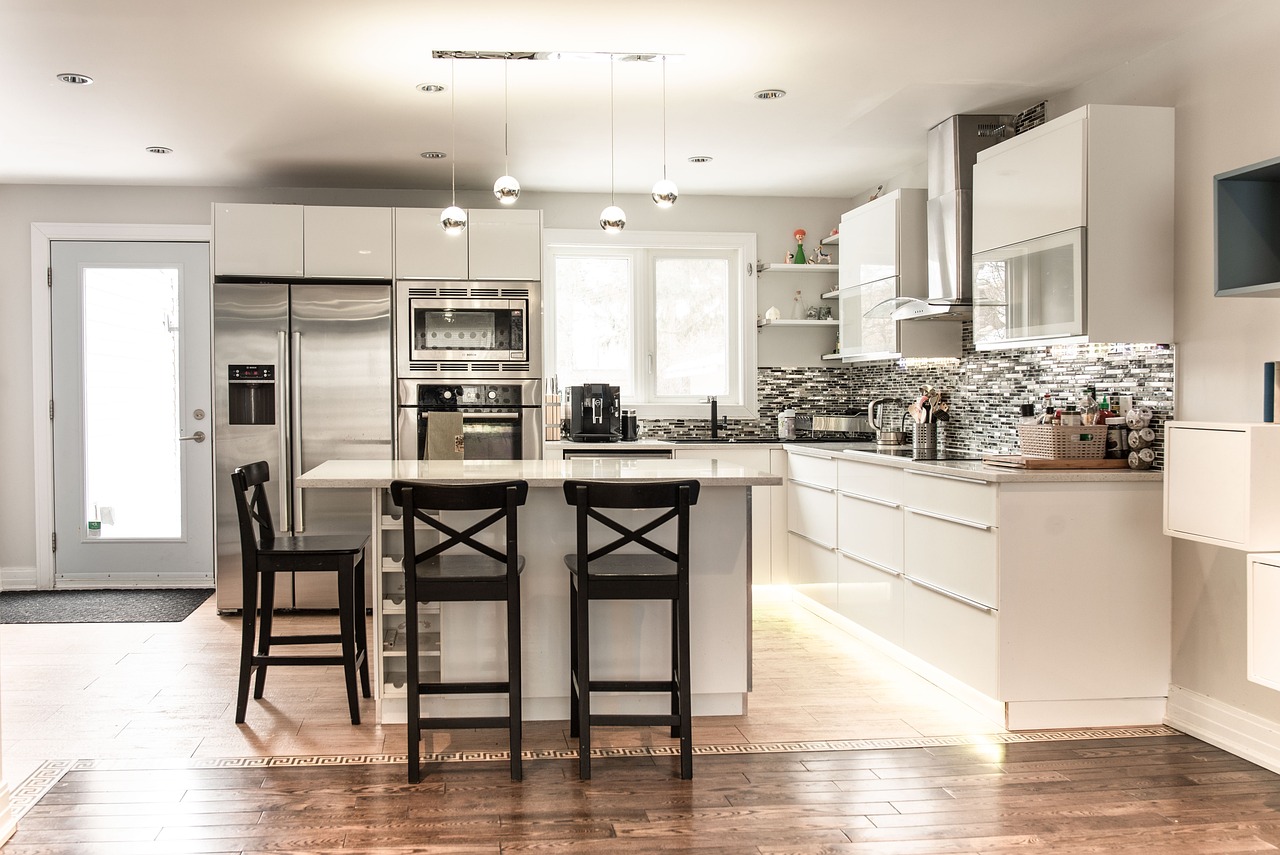 découvrez des rénovations intérieures haut de gamme qui transforment votre espace en un lieu d'élégance et de confort. profitez d'un design sur mesure et de matériaux de qualité pour une ambiance luxueuse.