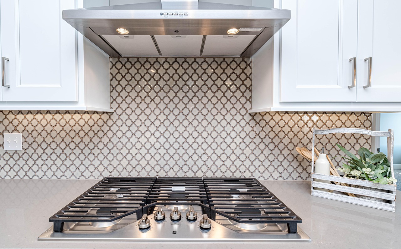 découvrez notre large sélection de hottes de cuisine puissantes et silencieuses pour éliminer efficacement fumées et odeurs. alliez design moderne et performance pour une cuisine plus saine !
