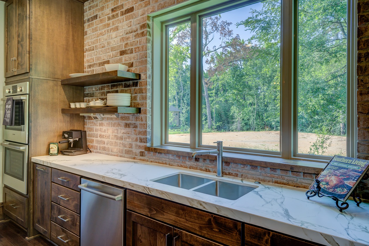 découvrez nos idées et conseils pour choisir et installer le meilleur kitchen backsplash. protégez et stylisez votre cuisine avec des matériaux tendances et faciles d'entretien.
