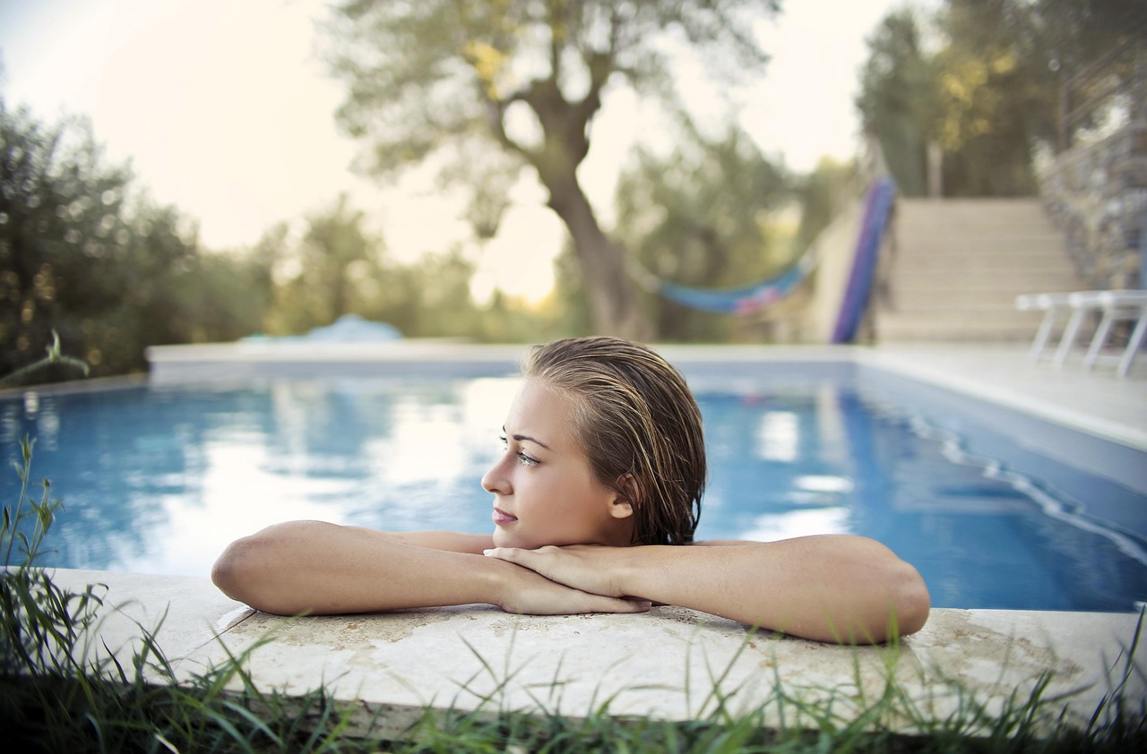 services professionnels d'entretien de piscine pour garantir une eau propre, claire et sécurisée toute l'année.