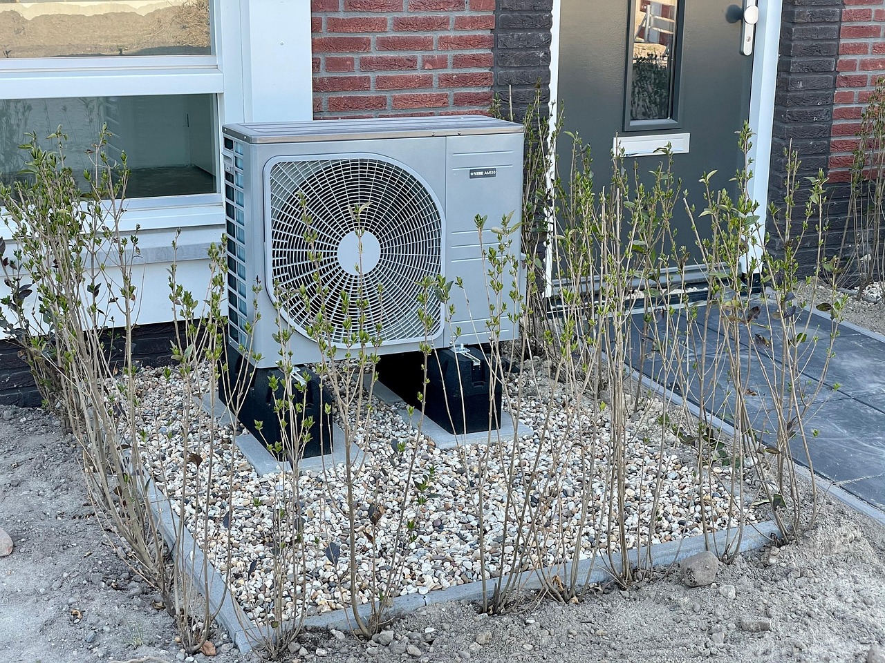 découvrez nos systèmes de chauffage résidentiel efficaces pour un confort optimal chez vous toute l'année.