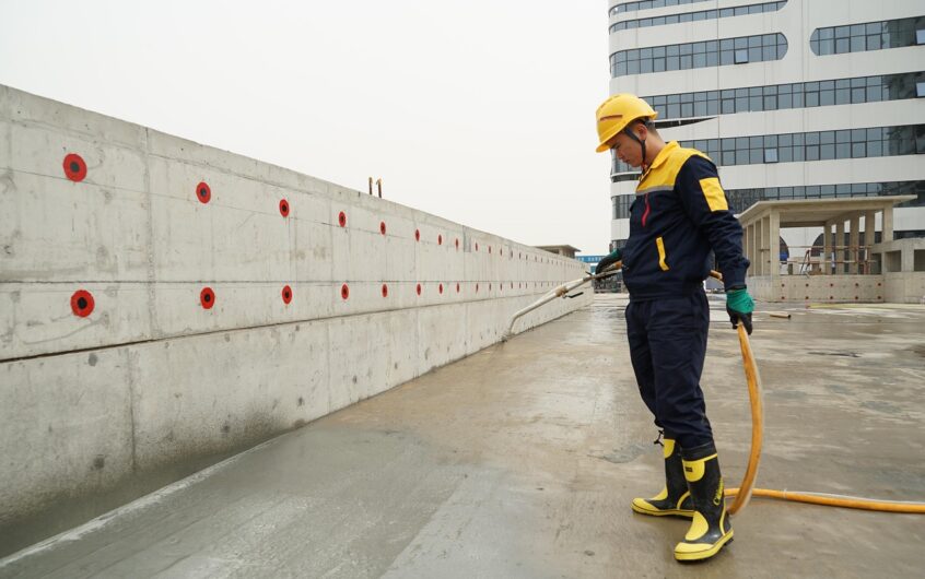 Étanchéité de toiture : méthodes professionnelles pour prévenir les infiltrations