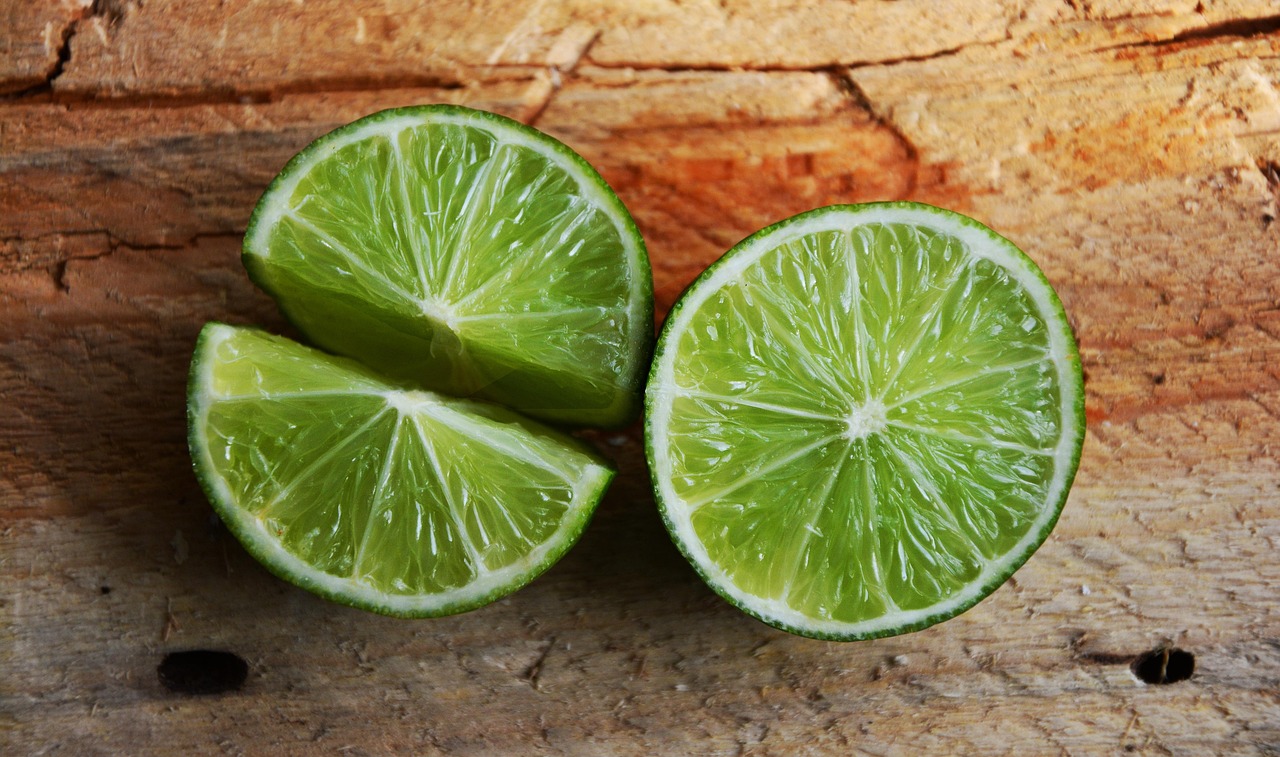 classification des arômes fruités : découvrez les différentes catégories et caractéristiques des saveurs fruitées pour enrichir vos expériences gustatives.