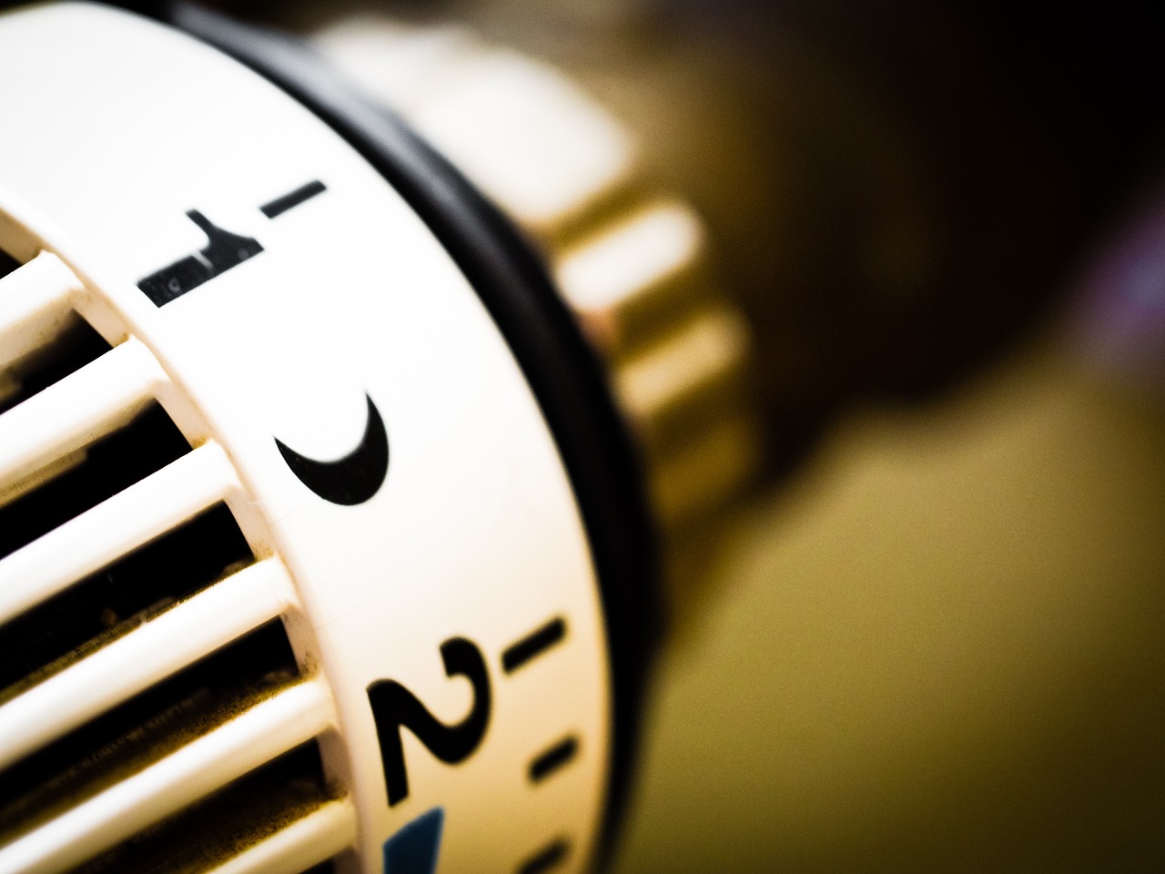 découvrez comment identifier et réparer les fuites dans votre système de chauffage pour assurer confort et sécurité chez vous.