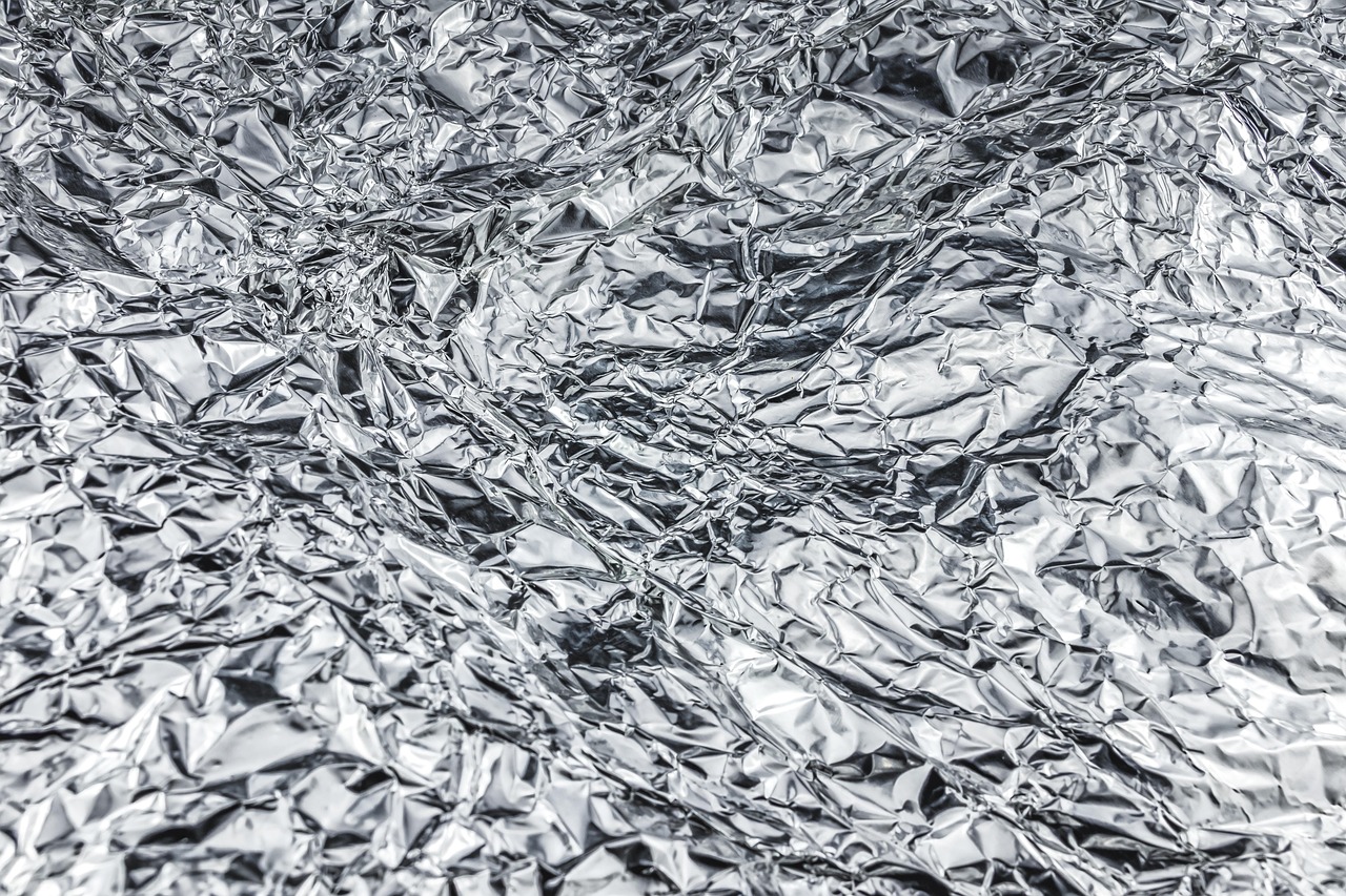 entretien des gouttières en aluminium : conseils pratiques pour préserver leur durabilité et assurer un bon écoulement des eaux pluviales.