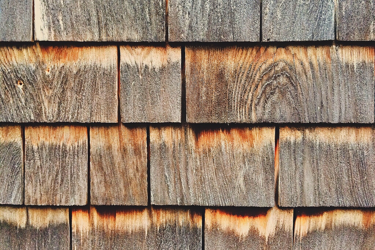découvrez comment assortir parfaitement le revêtement extérieur et la terrasse pour un rendu harmonieux et esthétique de votre maison.
