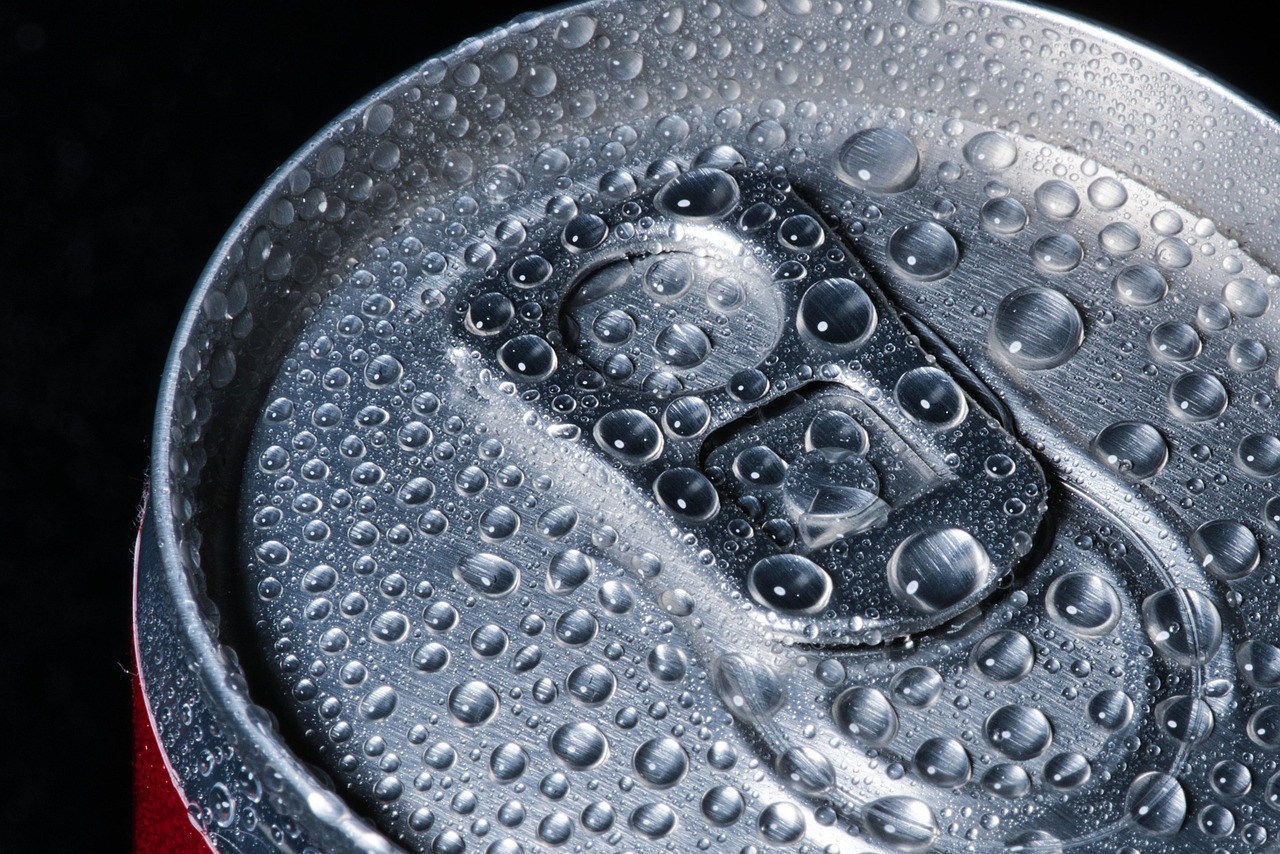 cadre en aluminium métallique de haute qualité, léger et résistant, idéal pour diverses applications industrielles et décoratives.