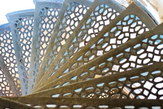 Escalier hélicoïdal extérieur pour accéder à la terrasse