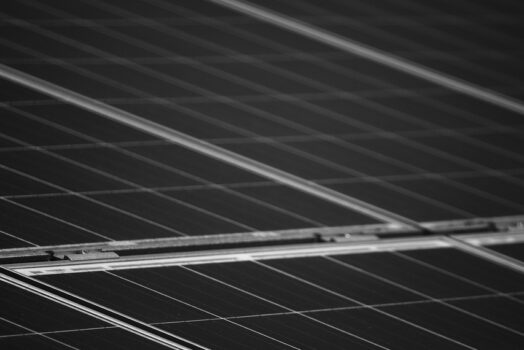 La puissance du panneau photovoltaïque suffit-elle pour une grande baie vitrée