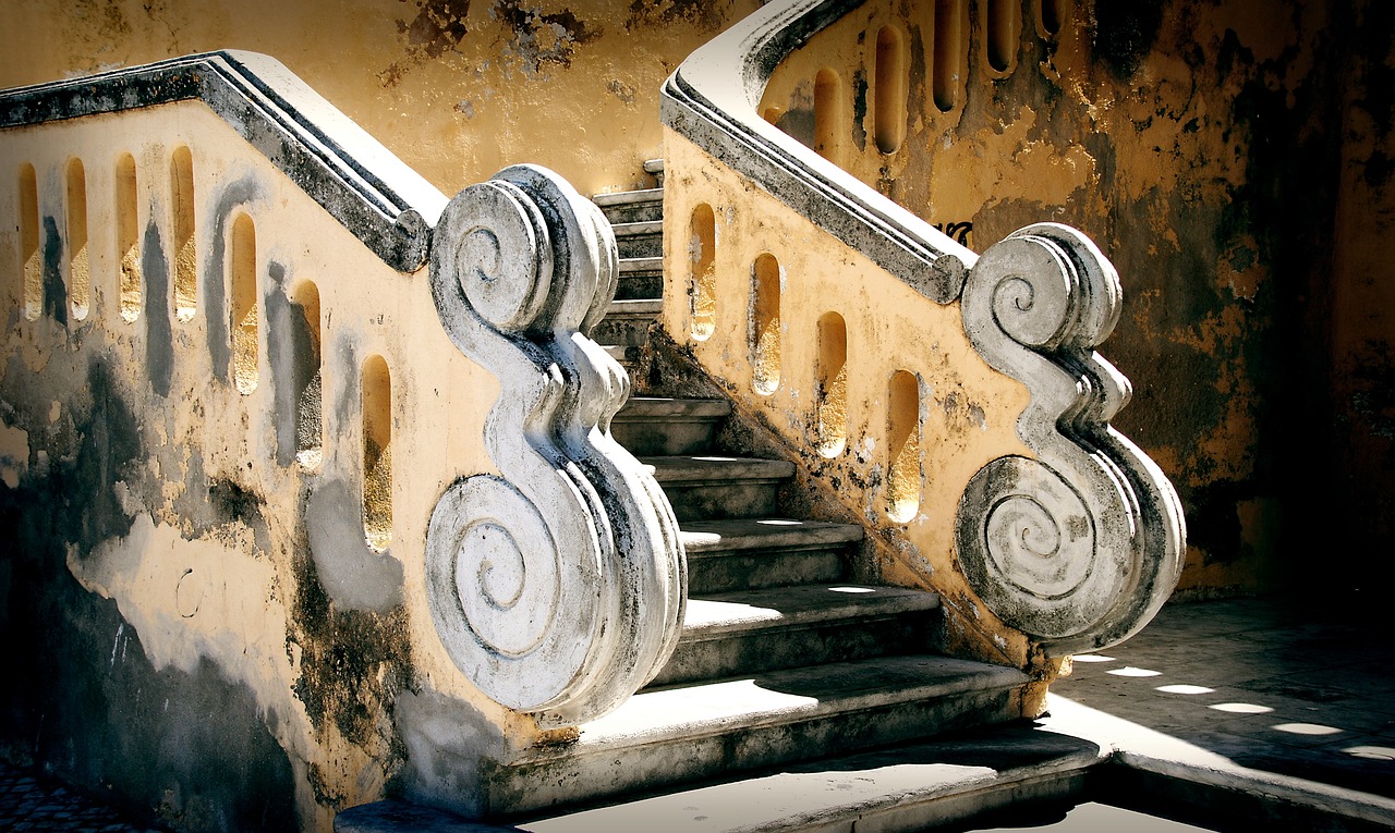 découvrez un escalier quart tournant avec palier intermédiaire, alliant design fonctionnel et optimisation de l'espace pour un intérieur moderne et harmonieux.