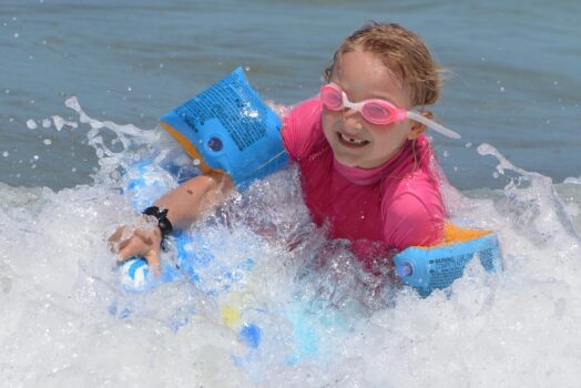 Résistance UV des lames de terrasse vs bardage
