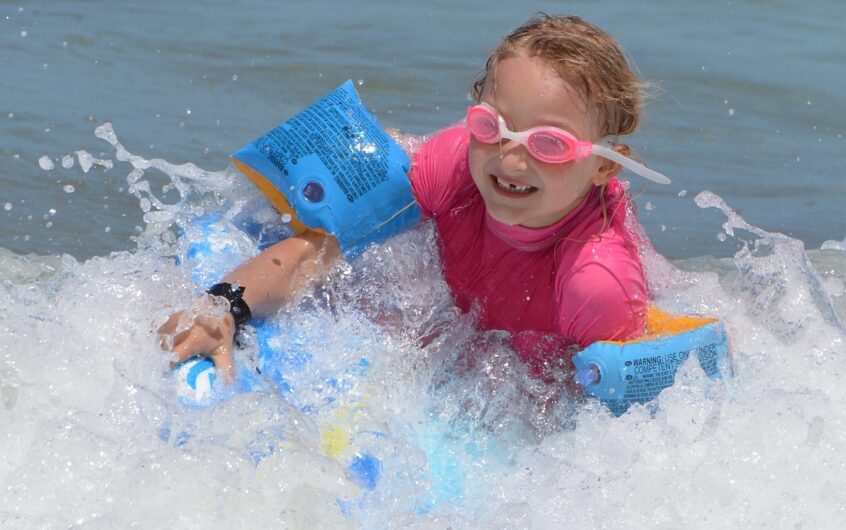 Résistance UV des lames de terrasse vs bardage